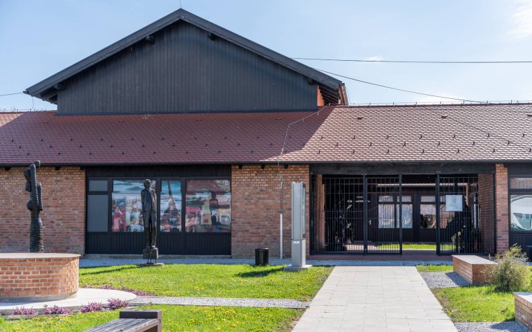 https://podravinaprigorjebike.com/wp-content/uploads/2026/07/hlebine_galerija_naivne_umjetnosti-06-770x480.jpg