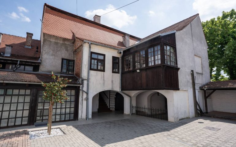 https://podravinaprigorjebike.com/wp-content/uploads/2026/08/krizevci_likovna_galerija_muzeja_krizevci-03-770x480.jpg